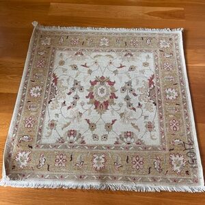 Elegant Beige and Red Area Rug